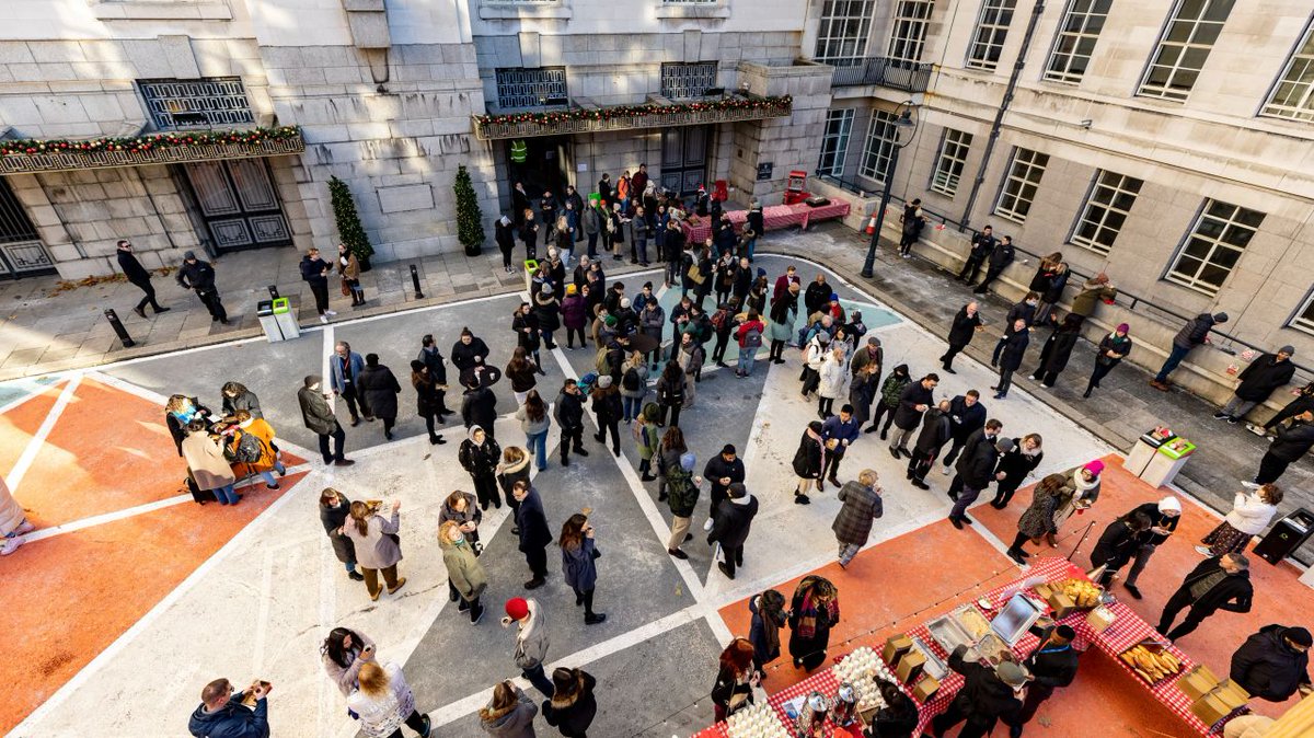 It's starting to look a lot like Christmas at Senate House ❄️🎄 University of London students, we’re inviting you to eat, drink and be merry! Come along to our #BavarianChristmasMarket on 14 December 1pm-3pm. Register to attend by 8 December: bit.ly/48klQoH
