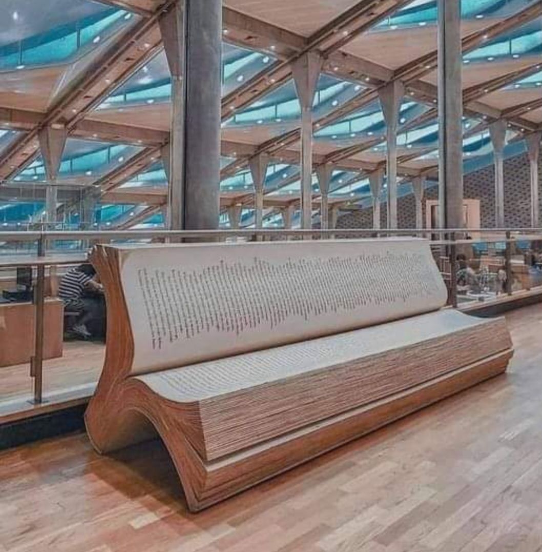 THESwanAuthor's tweet photo. ❤️ ❤️ ❤️ I want one of these benches! This is from the Library of Alexandria, Egypt. 

#Authorcommunity #Bibliophile #Booklover #Booknerd #Bookish #Bookishthings #Bookworms #Library #Librarygram #LibraryLove #ReadingTime https://t.co/vOQuKczPFj