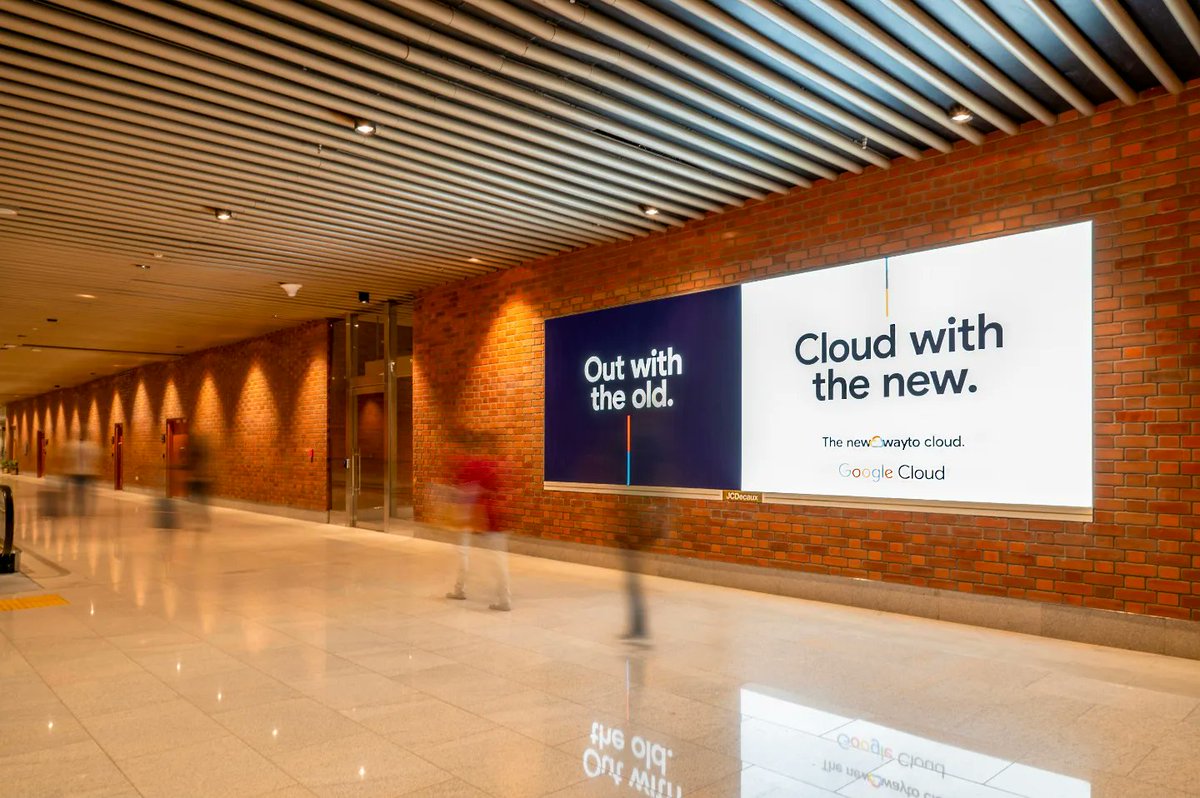 jcdecauxindia's tweet image. From pixels to possibilities! Explore the convergence of creativity and technology as Google Cloud makes its mark on JCDecaux's media landscape at Bangalore Airport. 🖥️✨
#TechMeetsCreativity #CloudInnovationJourney #JCDecauxIndia #JCDecauxIndia #OutdoorAdvertising #KIAB