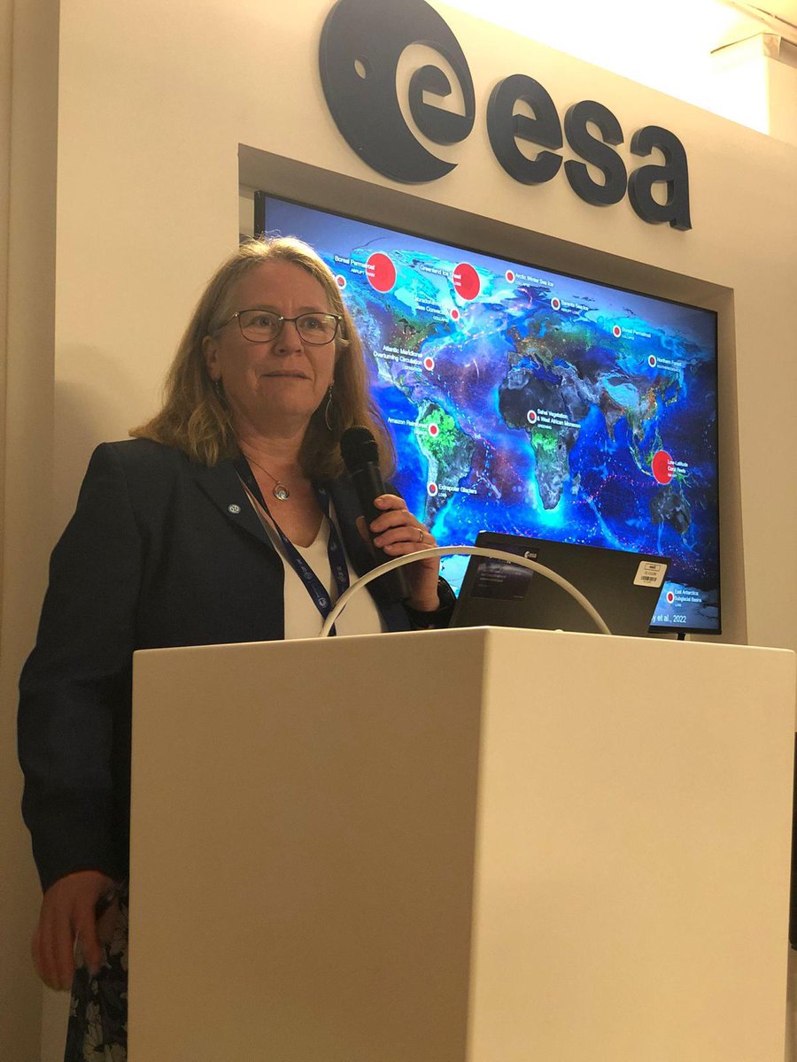 SafeJustPlanet's tweet photo. We hosted a #COP28 session with @esa &amp; @futureearth highlighting the latest scientific reports on #GlobalTippingPoints &amp; how Earth observation can improve understanding.

Great contributions from @HebdenSophie, @WendyBroadgate &amp; report authors, Tim Lenton &amp; @Ricarda_Climate👏 https://t.co/WnpuXuyJxI