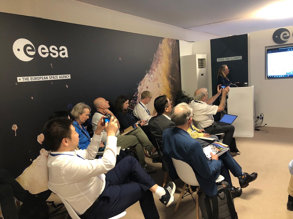 SafeJustPlanet's tweet photo. We hosted a #COP28 session with @esa &amp; @futureearth highlighting the latest scientific reports on #GlobalTippingPoints &amp; how Earth observation can improve understanding.

Great contributions from @HebdenSophie, @WendyBroadgate &amp; report authors, Tim Lenton &amp; @Ricarda_Climate👏 https://t.co/WnpuXuyJxI