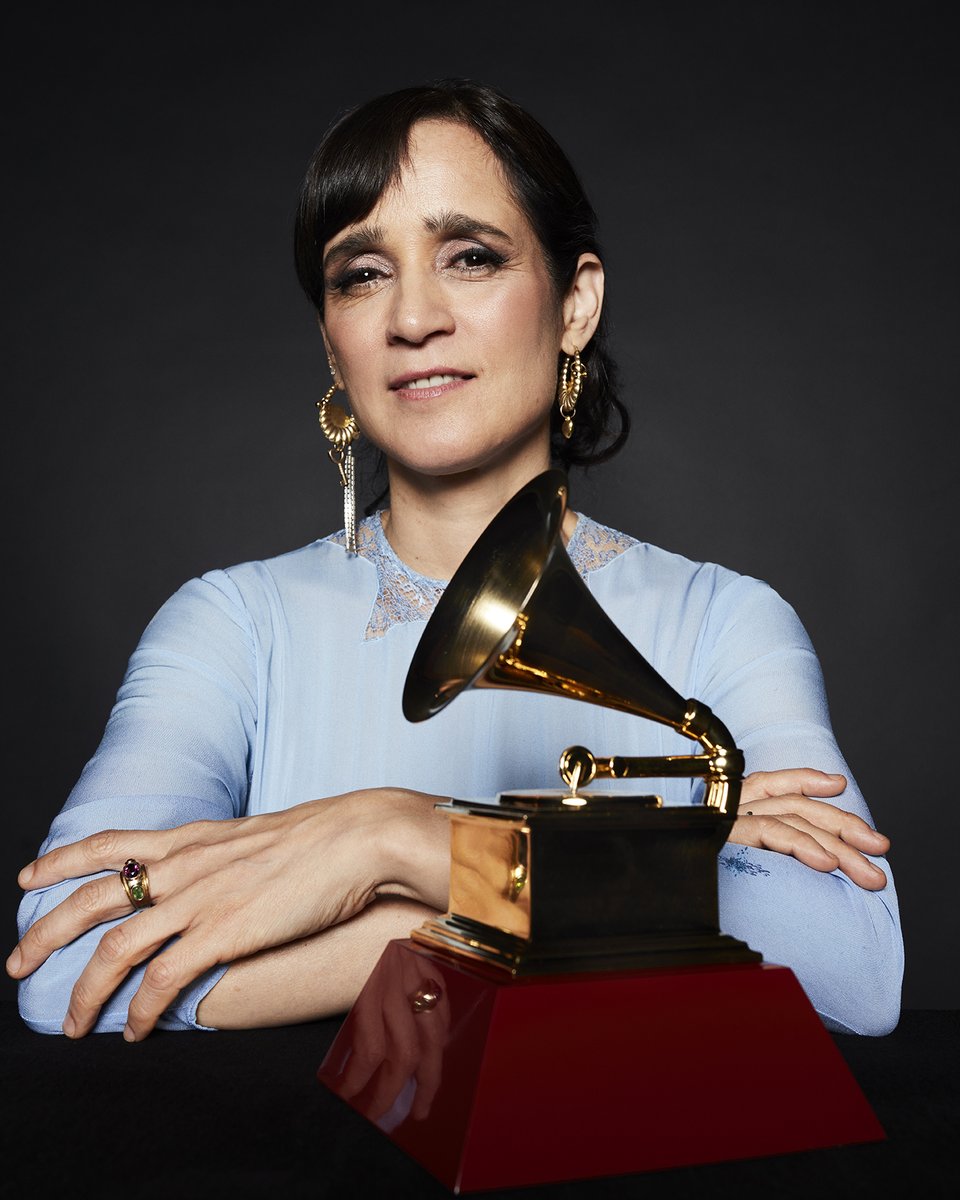 📸 @julietav en el lente de Papo Waisman #LatinGRAMMY