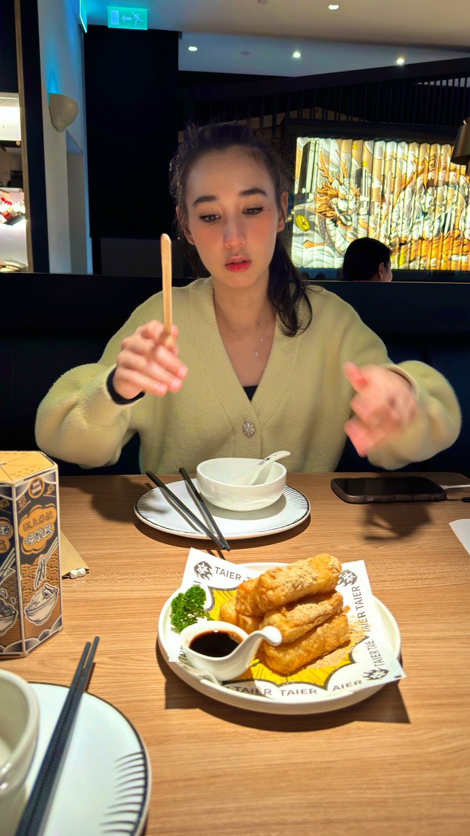 Don’t take my foodge, No foodge for chat, no foodge for mods, ITS MINE 😂! How hungry do u think I was on a scale of 1 to 10 😂🇲🇴 #Foodie #macau #onholiday #streamer
