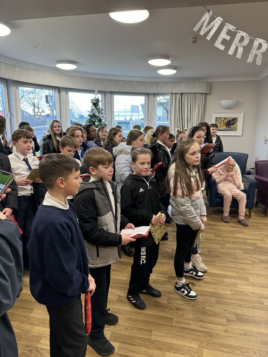 NLCYouthwork's tweet photo. The Primary 7’s of Riverbank went to Carnbroe Care Home today as part of their volunteering section for their NL Challenge Award. They really did spread some special Christmas cheer 🎄⭐️
Thank you for having us.
@RiverbankPSNC
#YouthWork
#IntergenerationalWork
#Accreditation https://t.co/FshGjcdjcZ