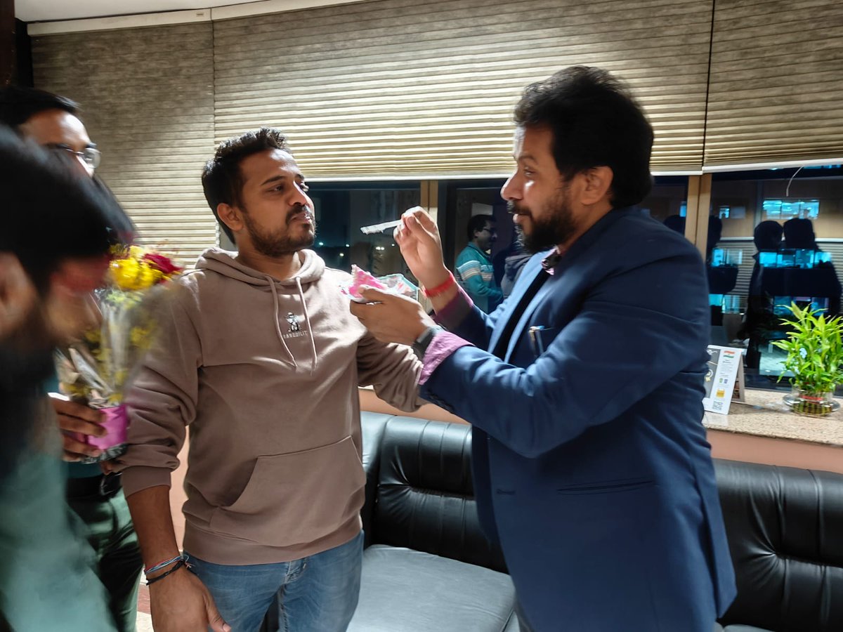 AkashVerma015's tweet photo. Many many happy returns of the day  Sandeep bhai .. Happy Birthday to you. 
Thank you for always being there with us. ❤️
 @SANDEEP53298504 https://t.co/kwTNVLa8NZ