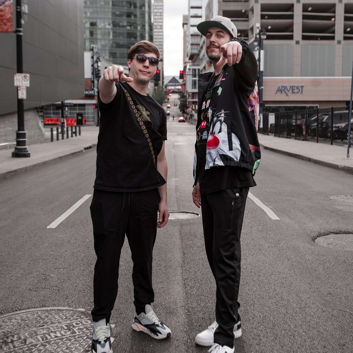 LoTempDubs's tweet photo. 🚨 New Music Alert! 🚨
.
Our flip of Skrillex, Porter Robinson, and Bibi Bourelly's "Still Here" is OUT NOW! ✨
.
Listen: https://t.co/YOs5PFkYvm ⬅️ https://t.co/CI2xw1LNoy