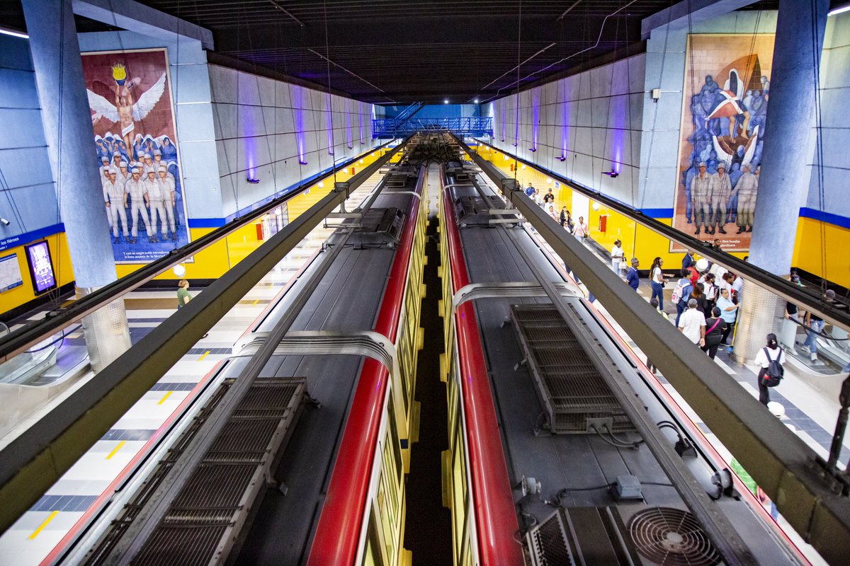 MetroSD_RD's tweet photo. #MetroTrivia 📍 Comenta ahora el nombre de esta estación. ¡No se vale darle zoom! 🔍
Recuerda que hemos preparado una agenda de actividades para disfrutar la Navidad a Bordo. 🚇🎄 Visita las historias o contáctanos vía Cultura Metro al: 809-722-5894 | culturametro@opret.gob.do https://t.co/no4K64oszo