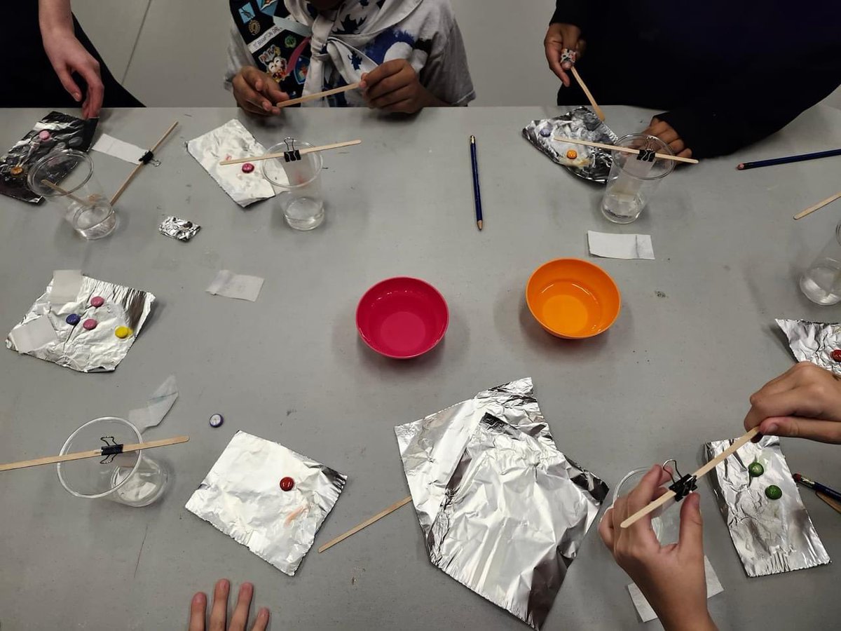 kixtastik's tweet photo. A Rainbow of Fun! 11th Guides and 15th Embers of Brampton had a colour meeting completing our Science Lab badge! Continuing from last week, we experimented extracting dyes from candy &amp; chromatography, made marker stained glass and even stained glass candy!  @girlguidesofcan https://t.co/2XwALPvRfH
