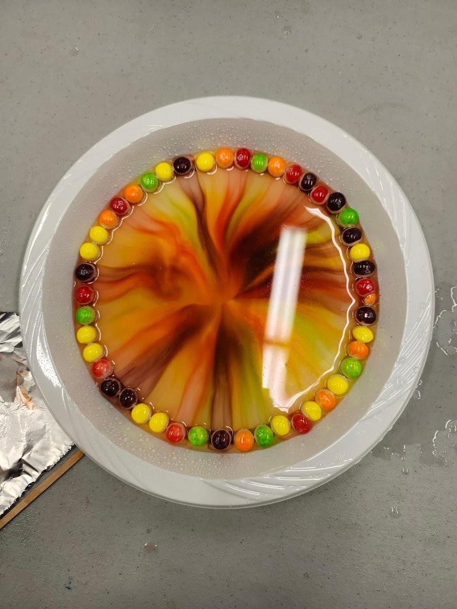 kixtastik's tweet photo. A Rainbow of Fun! 11th Guides and 15th Embers of Brampton had a colour meeting completing our Science Lab badge! Continuing from last week, we experimented extracting dyes from candy &amp; chromatography, made marker stained glass and even stained glass candy!  @girlguidesofcan https://t.co/2XwALPvRfH