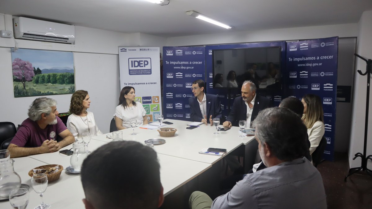 En la búsqueda de promover la expansión de la #bioeconomía en Tuc., nos reunimos con rep. de @CFI_Argentina y @fundarpoliticas para elaborar un #planestrategico que permita vincular instituciones científicas y tecnológicas con el sector productivo💪

@maxi_tucuman @JuanCasanas1