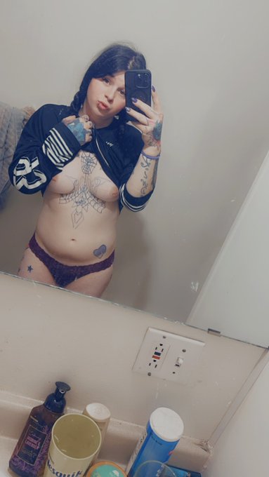 Best pajama set ever😘 https://t.co/ceaGBZmra0