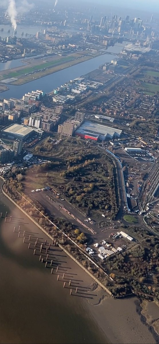 Quiz time. What very successful film was filmed on this patch of land by the river? 
#film #quiz #filmquiz #question