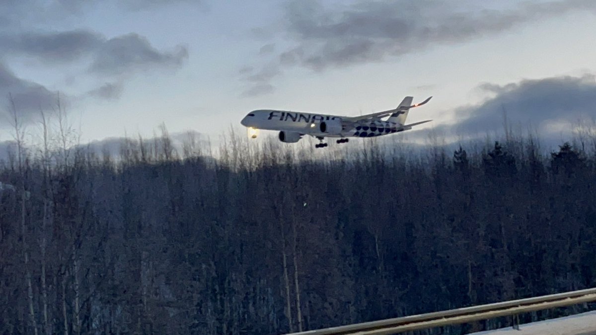 Kävin tänään useilla suomalaisilla lentokentillä.  Suomalaisten lentäjien saatavuus tulevaisuudessa pelottaa, uusien lupakirjojen määrä on romahtanut Malmin tilanteen myötä. #ilmailuliitto ajaa tarmolla asiaa jo vuodesta 1919 alkaen. Pidetään Suomen huoltovarmuus kunnossa!