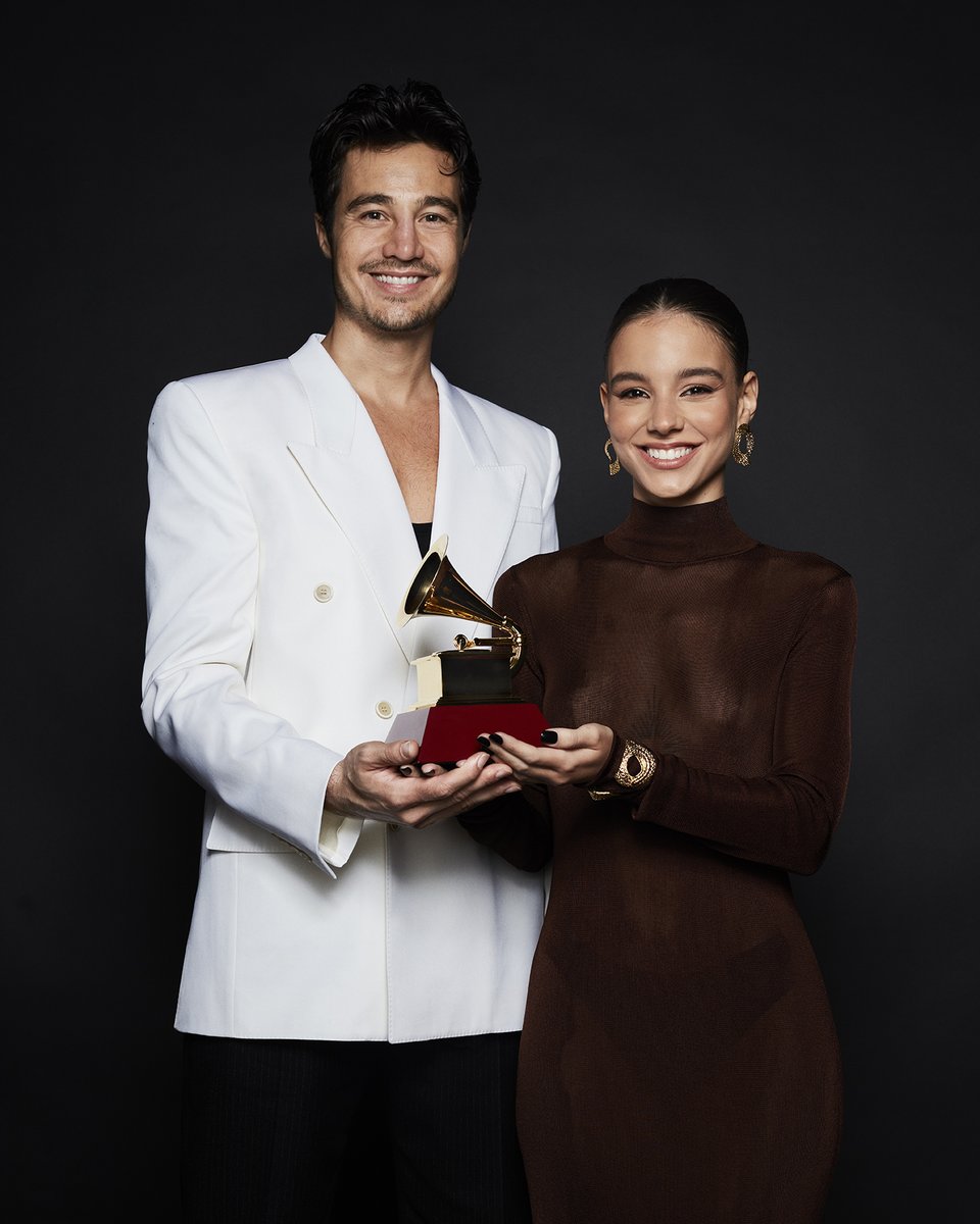 📸 @tiagoiorc y Duda Rodrigues en el lente de Papo Waisman #LatinGRAMMY