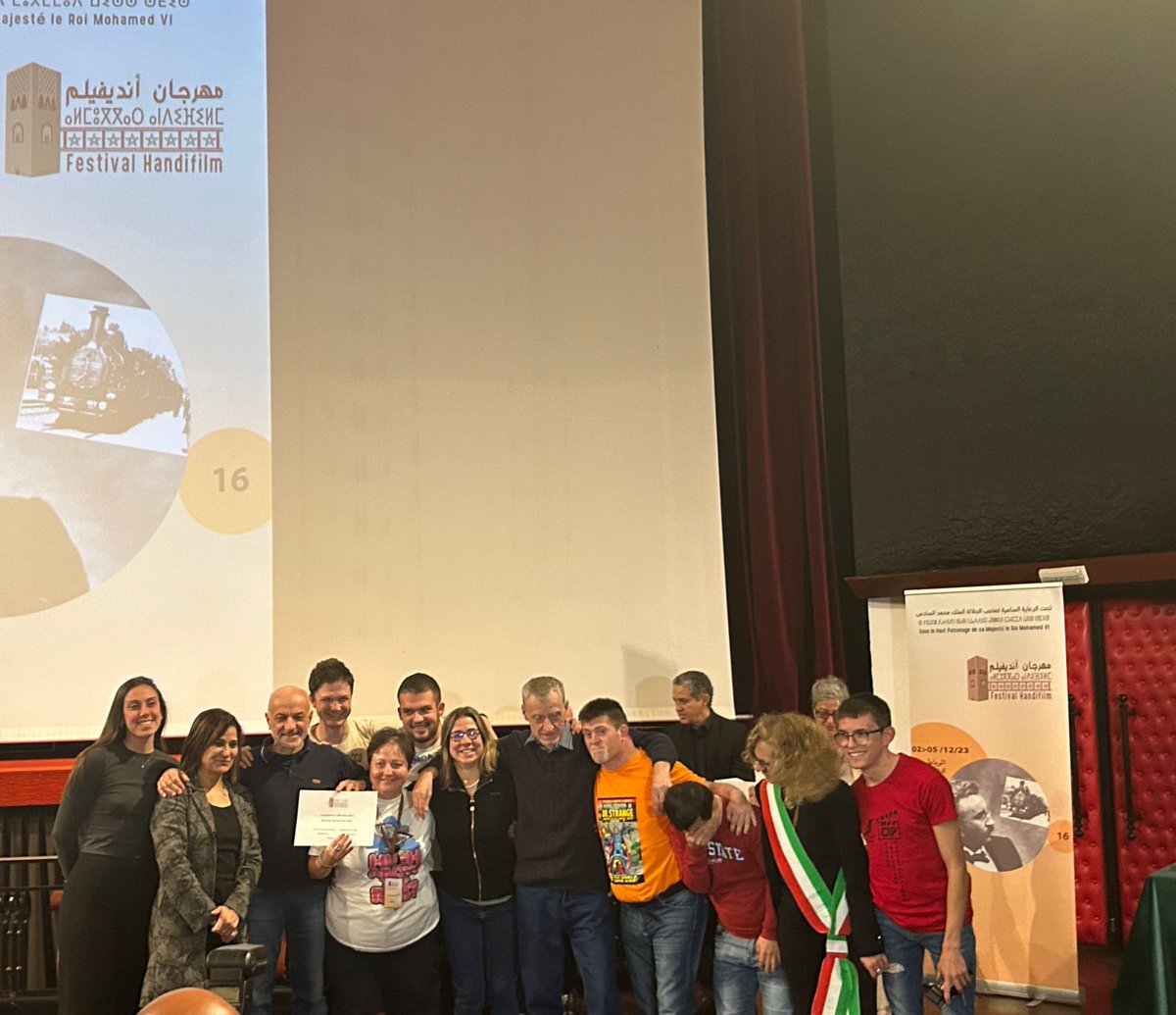 AICS_Tunis's tweet photo. La 16e édition du #FestivalHandifilm de Rabat s'est conclue avec la remise des 🏆 "Le pinceau de l'espoir" et "Tounarouz", 2 courts métrages d'#OVCI, soutenus par @aics_it, ont été distingués. Bravo à tous les talents pour leur contribution à l'inclusion!
@ItalyinMorocco https://t.co/Nr81EExrlL