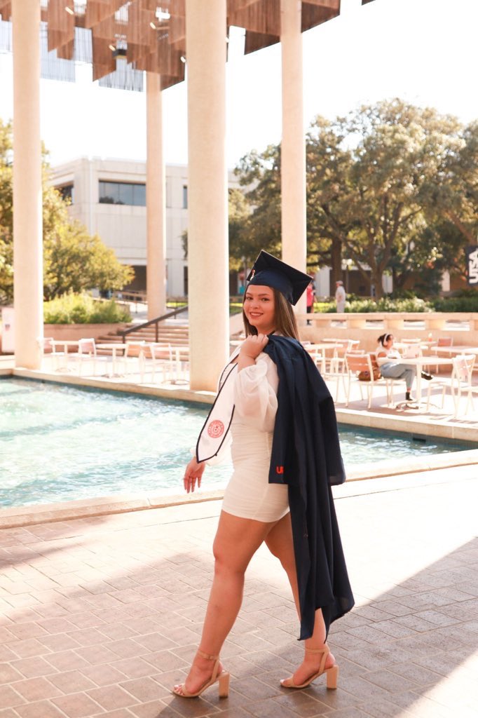 __angela12's tweet photo. Walking the stage in 3 days🎓✨
#utsa #utsagrad #utsagrad23 https://t.co/ruZ6iHbtWX