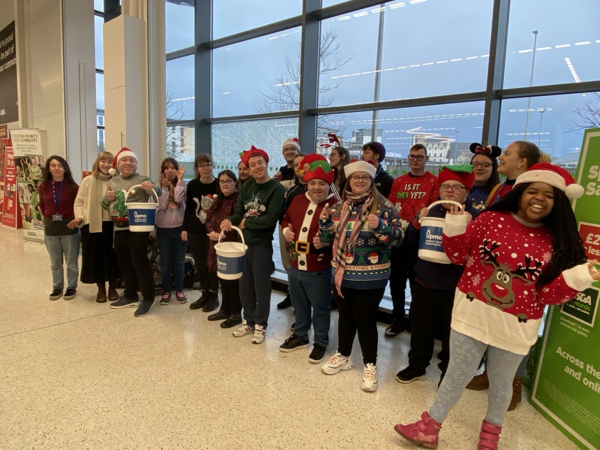 🌟Well done to the fabulous Christmas carolers from Upmo who gave shoppers at <a href="/asda/">Asda</a> Leith Superstore in Newhaven a real festive treat, they managed to raise £165.38 as well 👏🎅