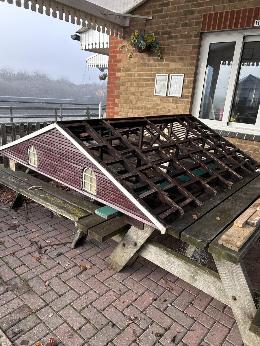 VamesGs's tweet photo. Even though it’s been a cold day!
Work must go on……. #VAMES #Engineering #buckinghamshire https://t.co/pDKAhIXAnV