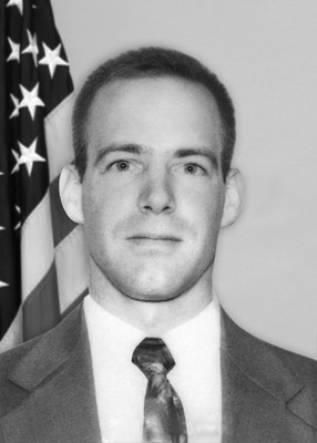 #FBIDallas remembers SSA Gregory Rahoi, who was accidentally fatally wounded at Fort A.P. Hill on 12/6/06 during a live-fire tactical training exercise designed to prepare Hostage Rescue Team personnel for overseas deployments. #WallofHonor ow.ly/bMlW50Qg2lR