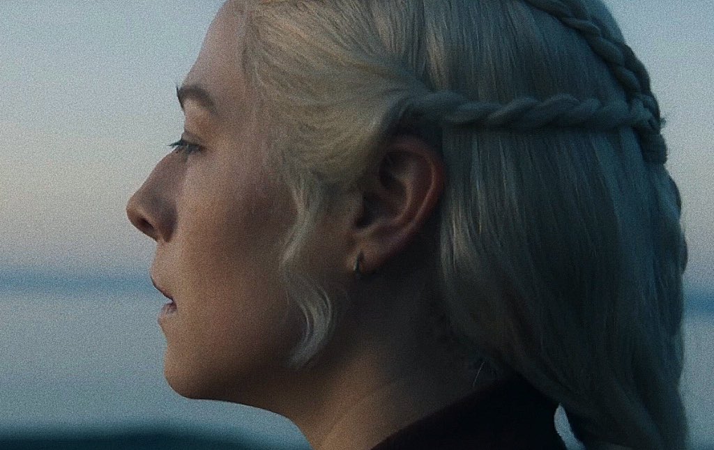 screentime's tweet photo. George R. R. Martin on the first two episodes of #HouseOfTheDragon S2: 

"I thought both episodes were just great. Dark, mind you. Very dark. They may make you cry. Powerful, emotional, gut-wrenching, heart rending. Just the sort of thing I like." https://t.co/8ertNgq1kk