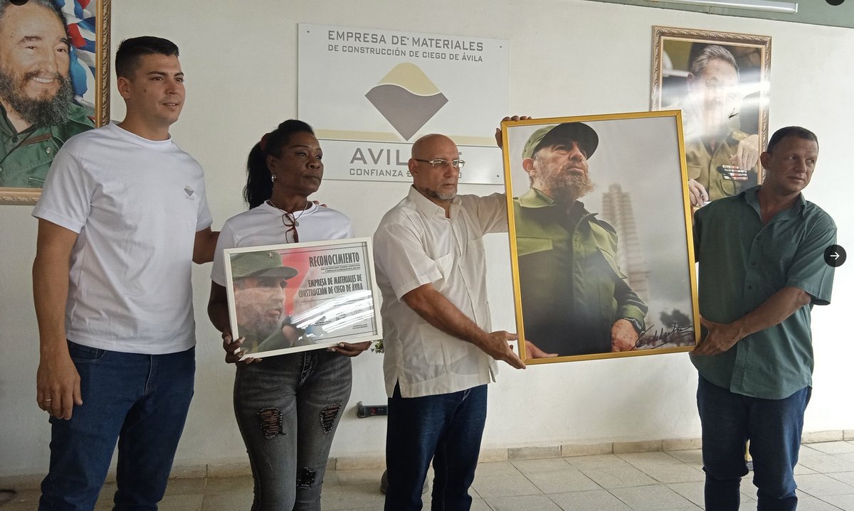 DaineryHF's tweet photo. En el día de ayer #Avilmat fue la sede del evento por el Día del Constructor. Homenajes, reconocimientos y un intercambio general sucedió en este acto. #LatirAvileño @PaulinoPrezVie1
 @CAvilmat https://t.co/yIwNpslAcd