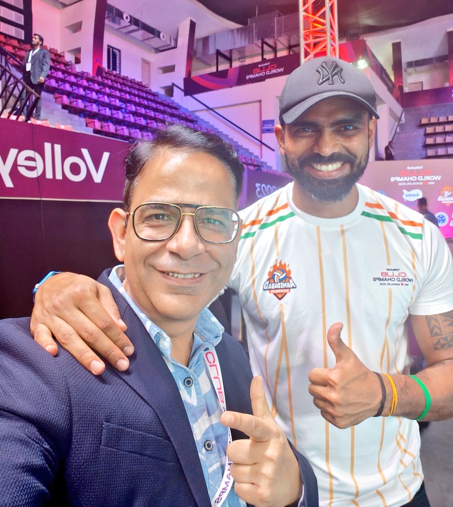 The man who sat on the goal-post in Tokyo 🏑🏑

Great to meet the legend @16Sreejesh at the #VolleyballWorldChampionship.