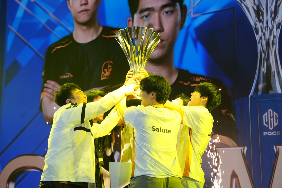 millkhpluskr's tweet image. PGC 2023 우승 직후
다나와 e스포츠
#PGC2023