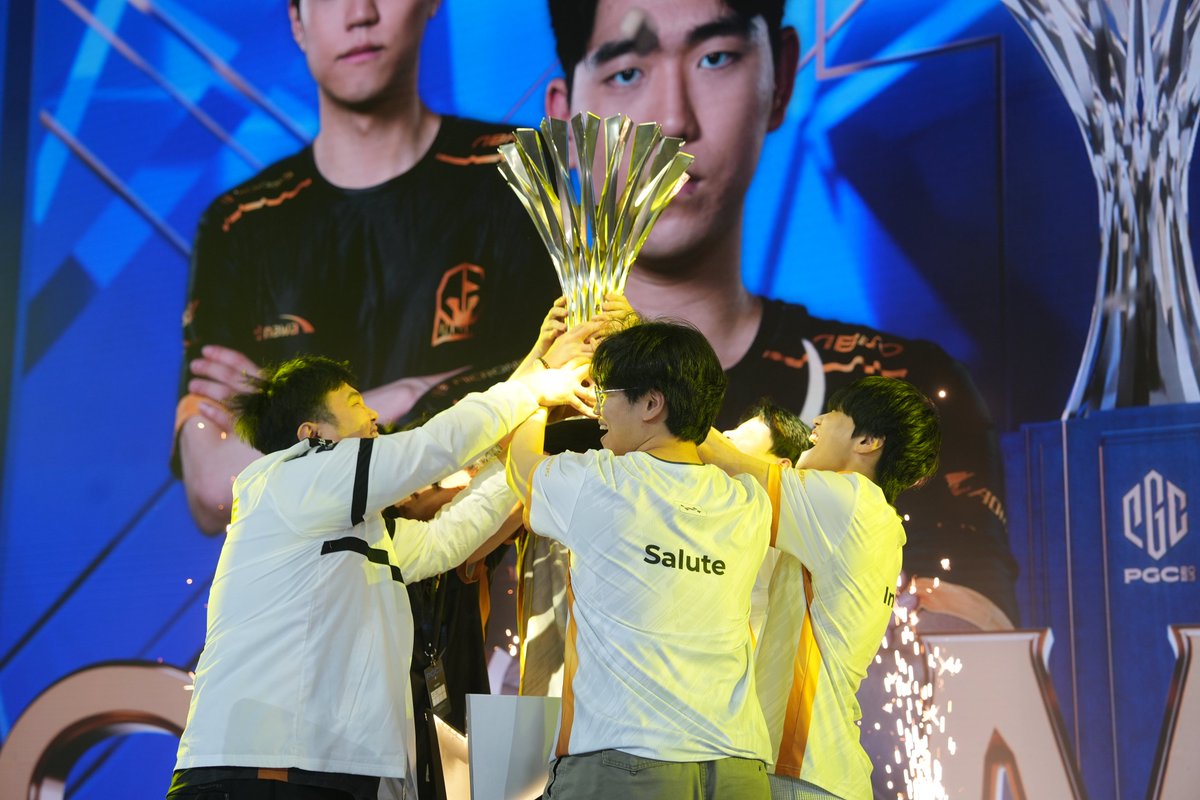 millkhpluskr's tweet image. PGC 2023 우승 직후
다나와 e스포츠
#PGC2023