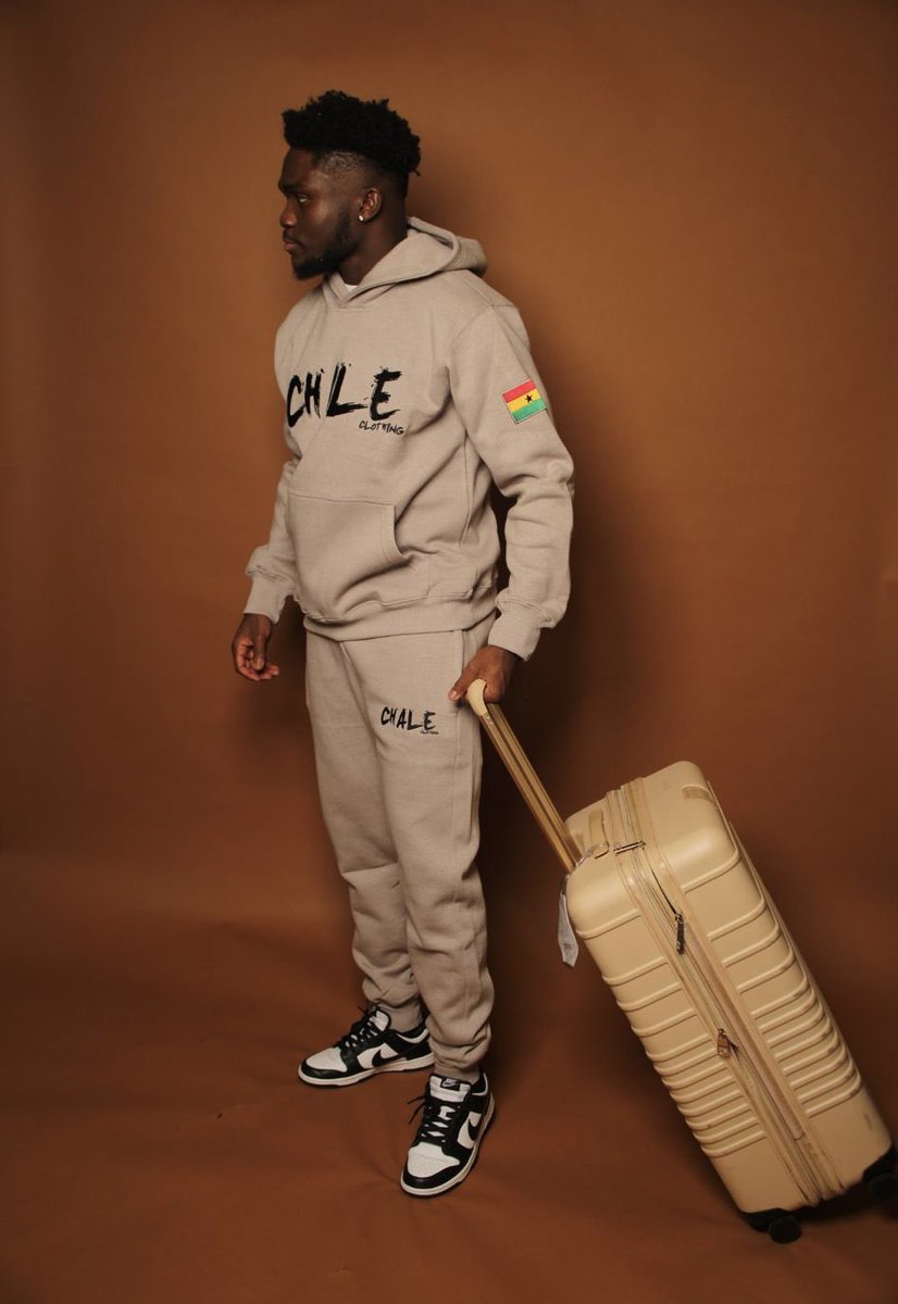 Detty December isn’t complete without our airport fav! The jogger sets #dettydecember #airportfit #comfort #takeflight #ghana #chaleclothing