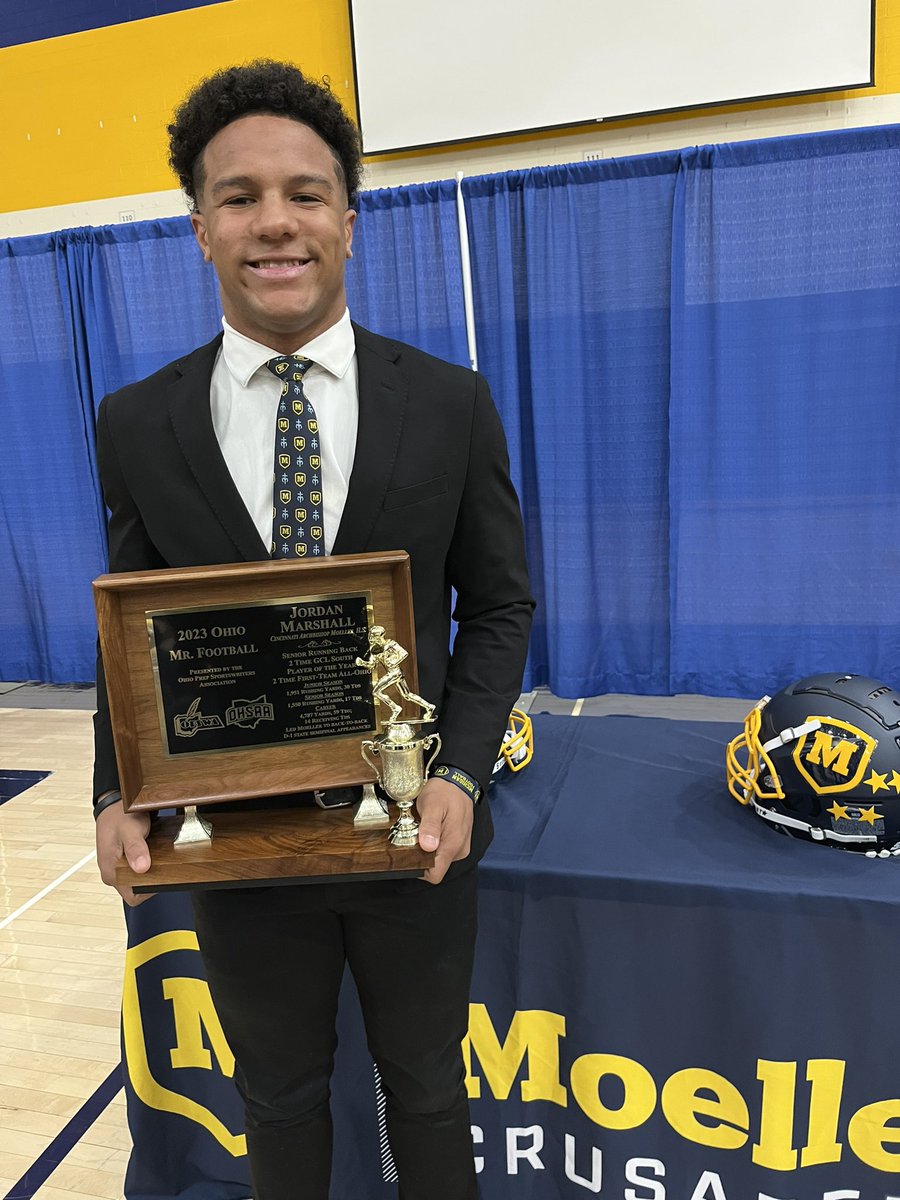 MoellerFootball's tweet photo. Jordan Marshall ‘24 was presented the 2023 Ohio Mr. Football award this morning in front of friends, family, and the Moeller community. Congratulations to Jordan on becoming the first Man of Moeller to win this prestigious honor. #traditionliveshere https://t.co/WNDyhSZRqu
