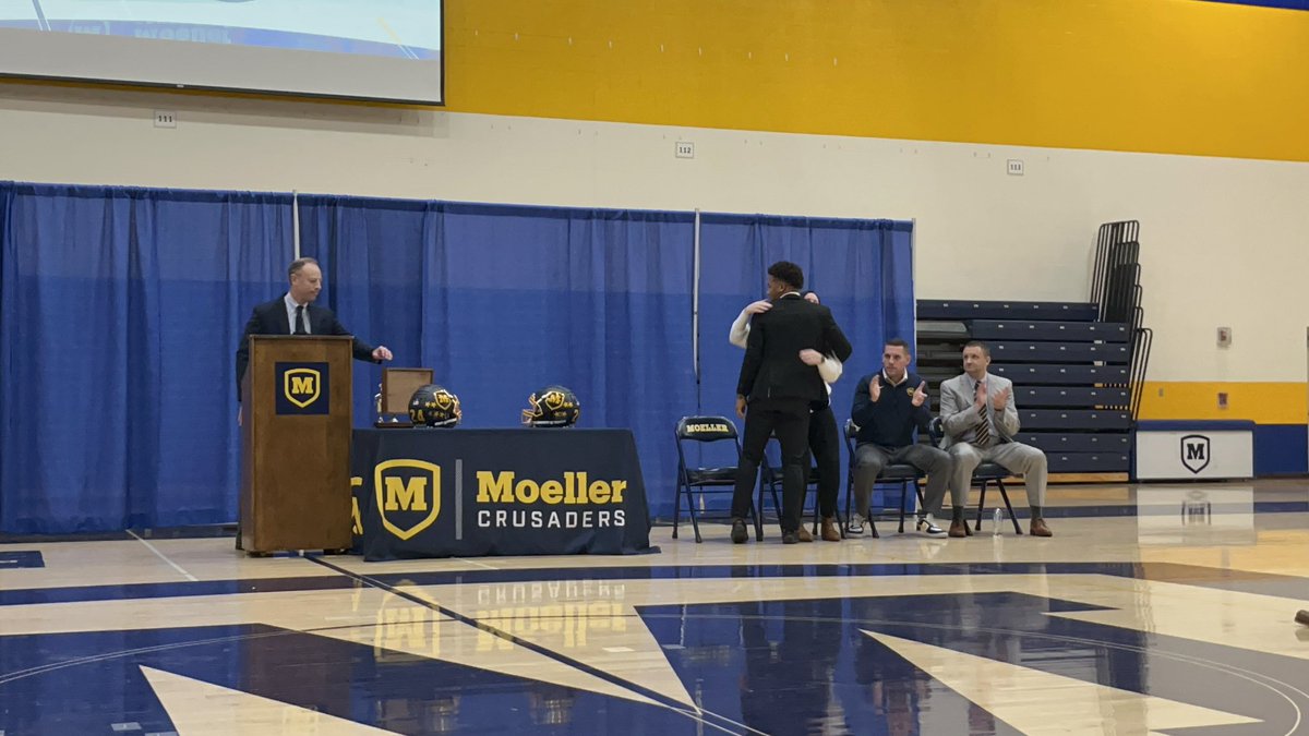 MoellerFootball's tweet photo. Jordan Marshall ‘24 was presented the 2023 Ohio Mr. Football award this morning in front of friends, family, and the Moeller community. Congratulations to Jordan on becoming the first Man of Moeller to win this prestigious honor. #traditionliveshere https://t.co/WNDyhSZRqu
