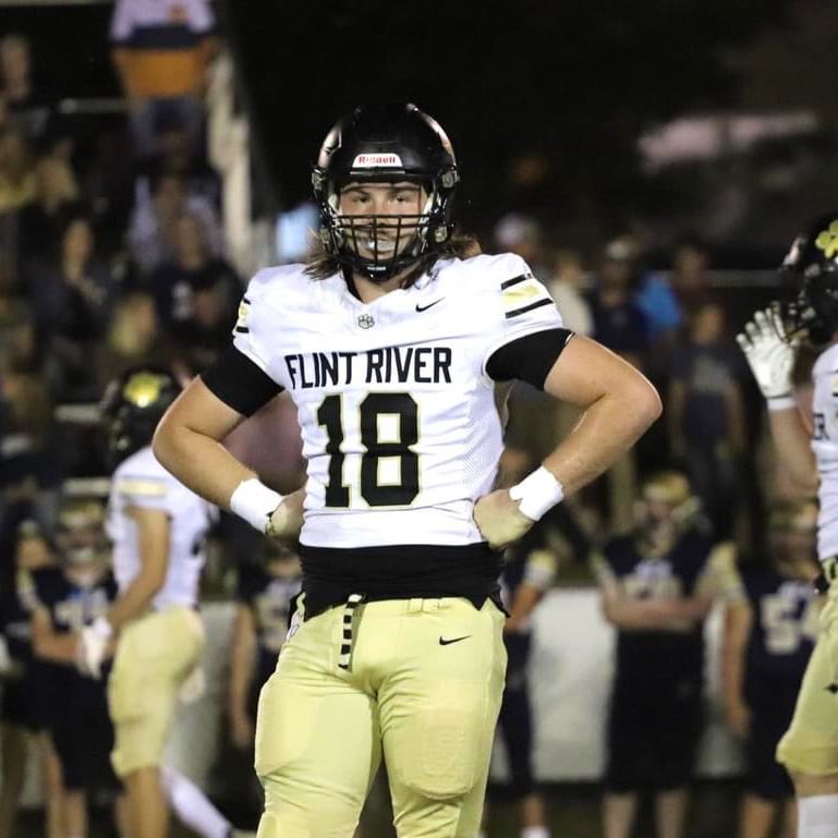 Junior season!
-44 Tackles
-15 Tackles for loss 
-25 QB hurries 
- Carries 106, 689 yards, 16TDs
- hudl.com/video/3/159316…
-Phone- 6786030390