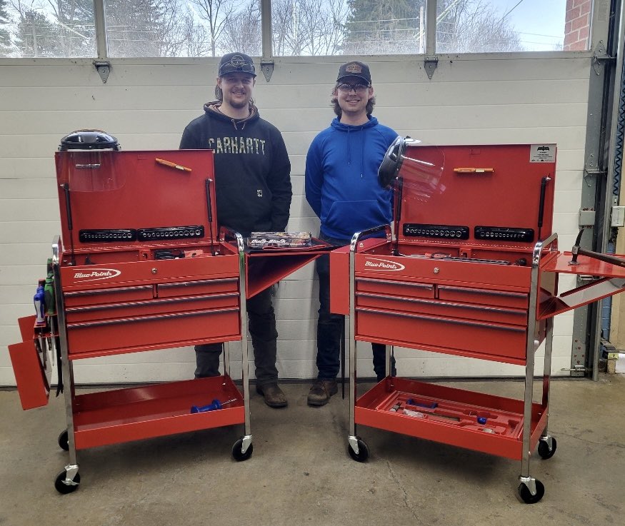BAT-man Scholarship winners Jake & Patrick are putting their $4,000 in @snapon_official tools to good use at James Rumsey Technical Institute. They’ll be graduating soon & putting these tools to work in their careers as technicians. #stevejohnsonracing @peakauto @asetests @NHRA