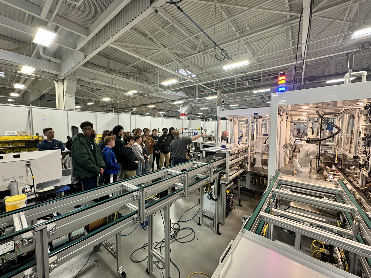 Calvary Robotics recently had the pleasure of hosting students and faculty from the East Ridge High School Project Lead the Way(PLTW) program. This program grants students access to hands on technical and pre-engineering course work. #community #education #technology
