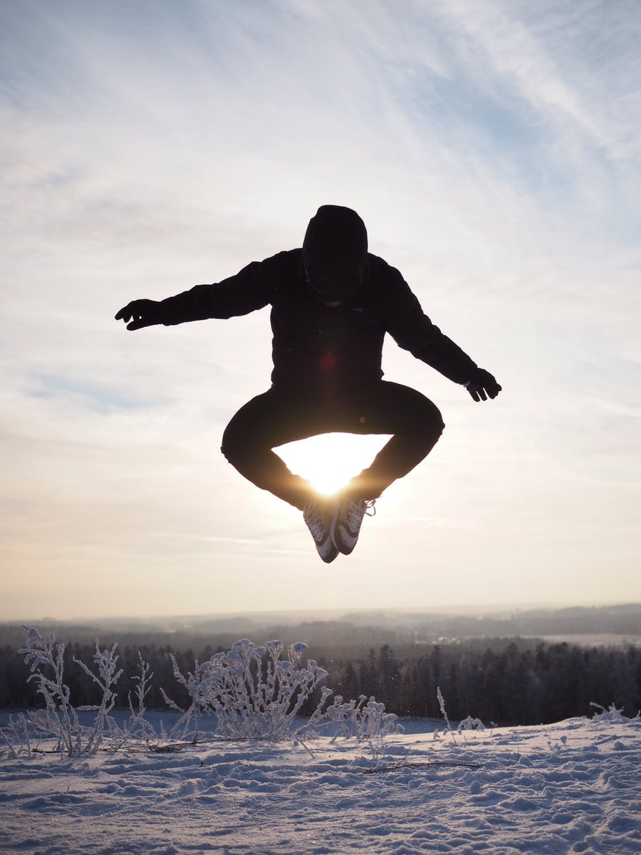 Paljon onnea Suomi! 🇫🇮 Täällä on Sorsan hyvä lentää. #itsenäisyyspäivä #Suomi