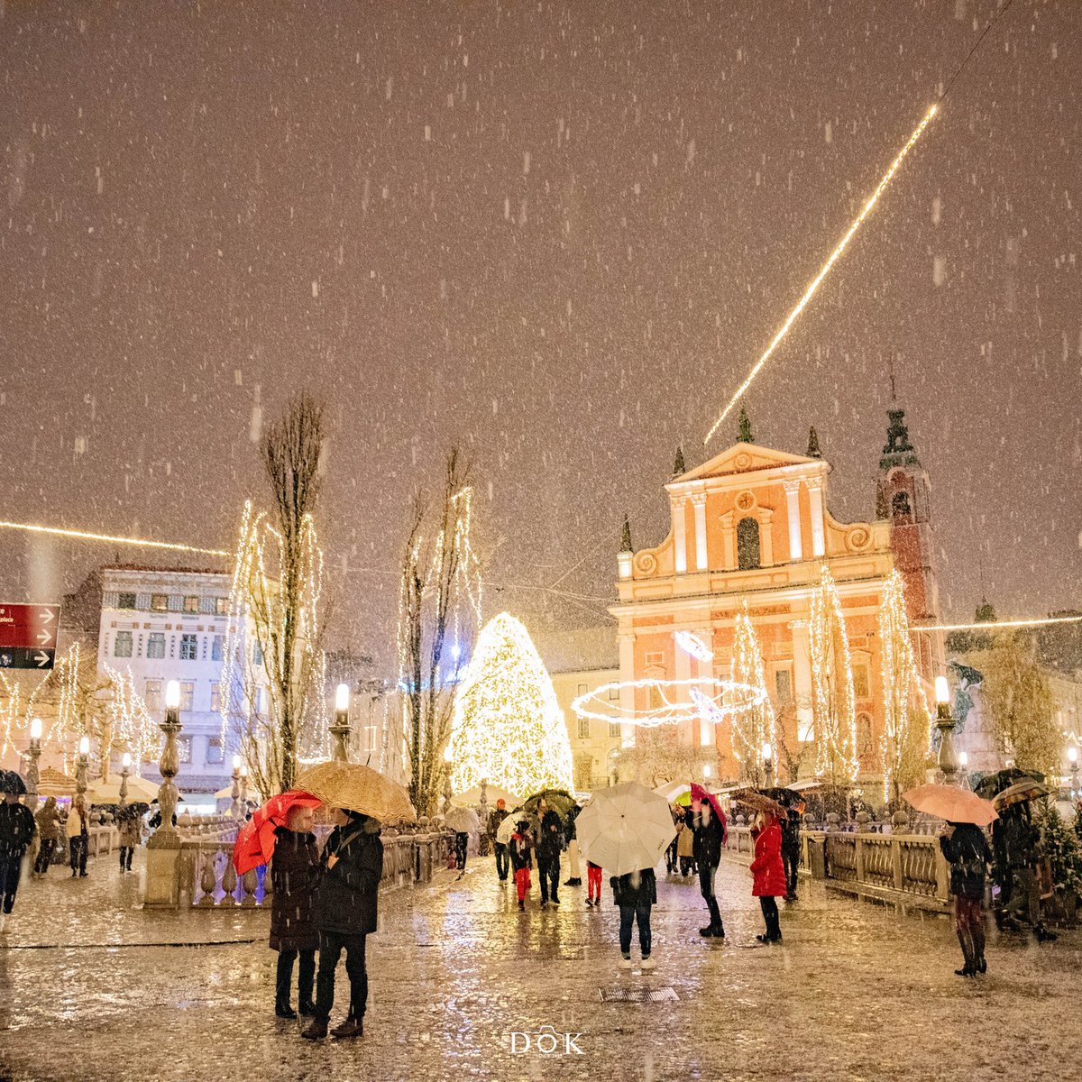 TurizemLJ's tweet photo. Decembrska Ljubljana.
#visitljubljana #ljubljana #EBD2022 #EuropeanBestDestination #decembervljubljani
📸 Instagram uporabnik dokshots https://t.co/FdYHO7Dekz