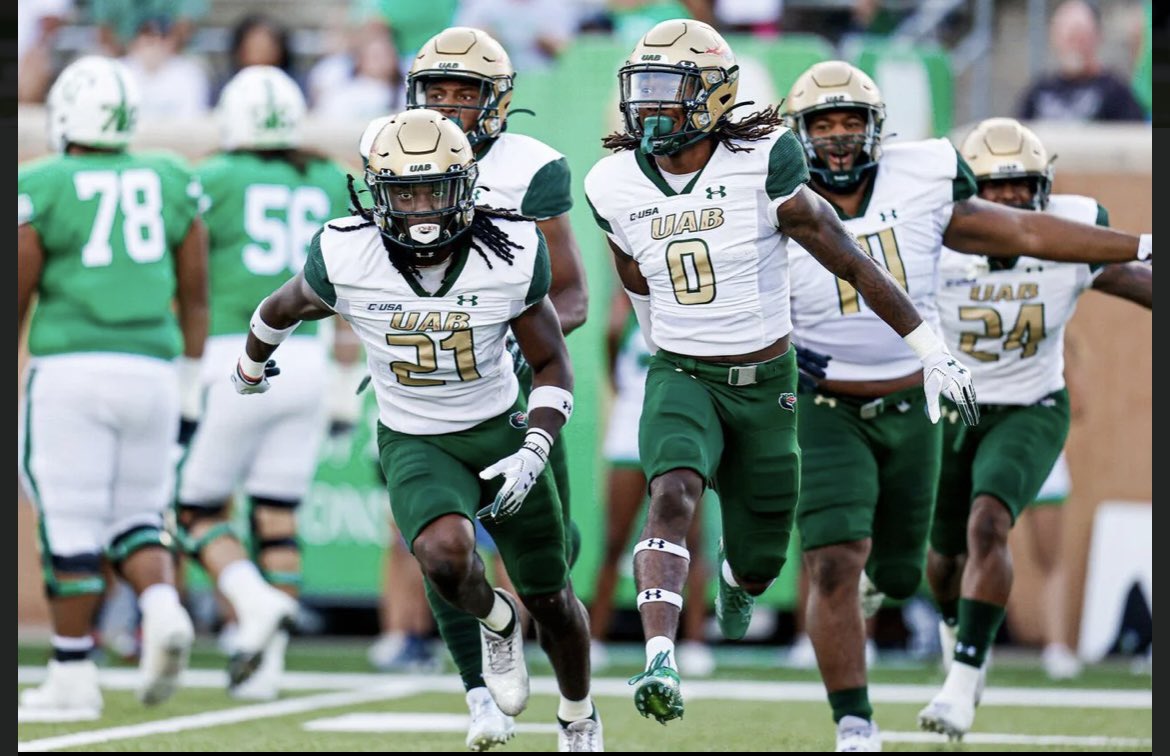 Adamlamar93's tweet photo. Blessed to receive An Offer From @UAB_FB 💚 https://t.co/uzxlxEdpwT