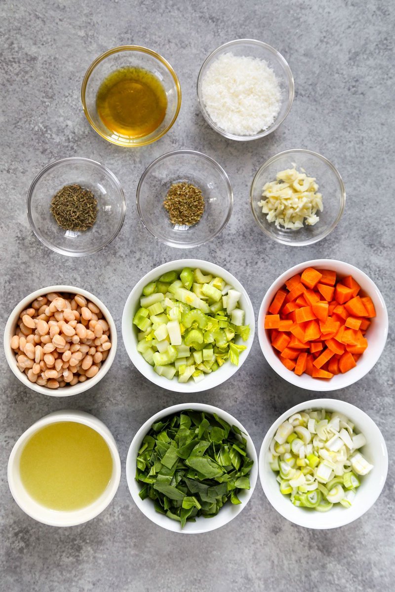 misspickledplum's tweet photo. New Recipe 👉 https://t.co/IbpPYzy4ne 

This Tuscan white bean soup is comfort food, minus the guilt. Naturally vegetarian, gluten-free and brimming with Mediterranean goodness. And I've got plenty of variations you can use to dress it up and make it yours. Buon appetito! https://t.co/HV6hszUqWD