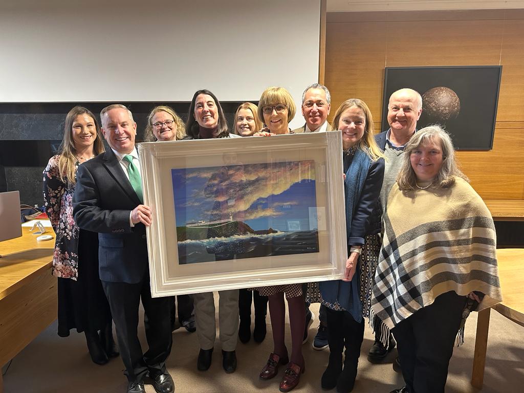 Delighted to welcome <a href="/DrDiSalvo/">Paula DiSalvo</a> &amp; colleagues <a href="/warrenjaferian/">WSJ</a> <a href="/8campbell/">Brenda Campbell</a> Sara Quay, Julie Calzini &amp; Amy Smith of <a href="/EndicottCollege/">Endicott College</a> to <a href="/MTU_ie/">Munster Technological University</a> along with <a href="/ml_loftus/">Michael Loftus</a> <a href="/JordanCarmel/">Carmel Jordan</a> &amp; Andrea 
Beautiful painting of Galley Head lighthouse by Tom Browne. ........... en route to America 🙏