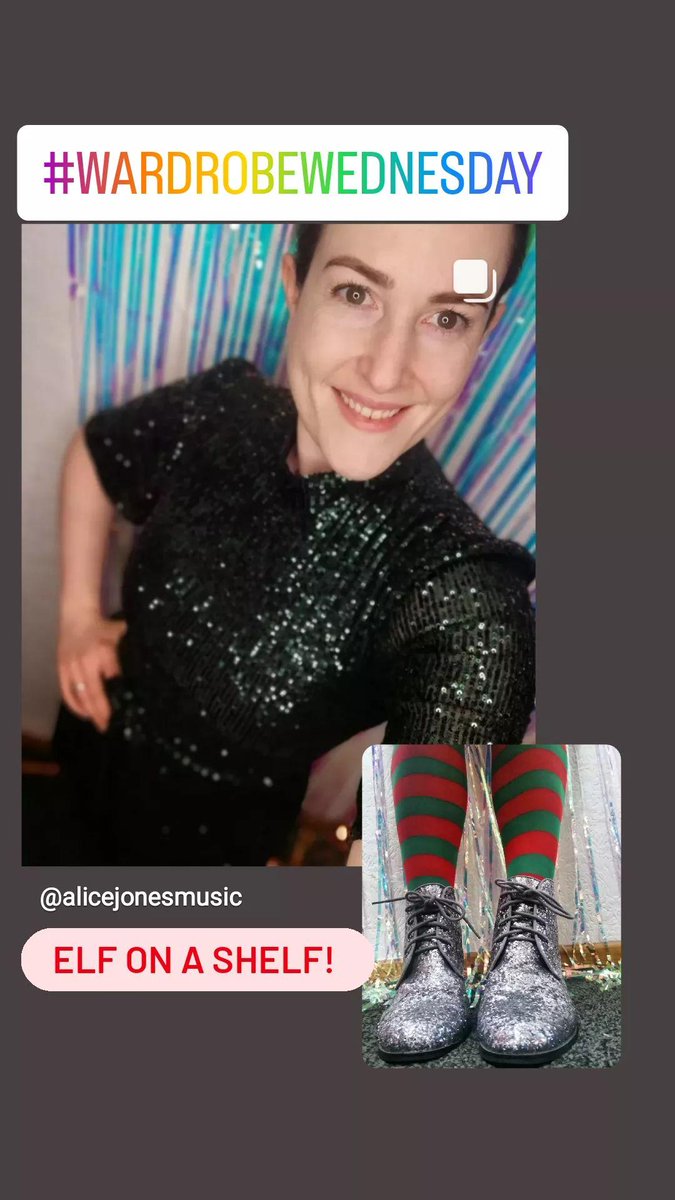#WARDROBEWEDNESDAY!! It's back and it's a #WESSELBOBS special!!! 
Elf on a Shelf - green sequins &amp; elf tights.
PROS great costume for taking sELFies...
CONS apparently provokes "on the shelf"/spinster type of comments from the audience.
Wesselbobs tour continues this weekend!