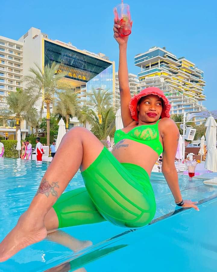 DembeFm's tweet photo. Teeba oluyimba number emu mu #DembeTaxi Prossy Patra Ne Sulabuay buterevu kati. https://t.co/Oht8mA6rRG @Ksheebah1 https://t.co/nK9ZPS1hxO