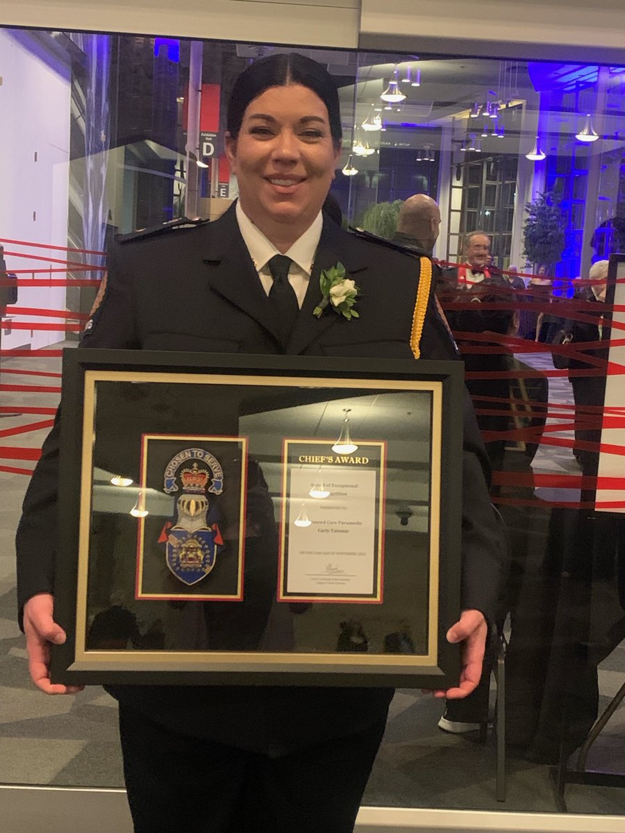 ahs_ems's tweet image. Congratulations to Carly Tatomir, recipient of a Calgary Police Chief’s Award for Exceptional Recognition for her work on #CampCourageyyc on behalf of #yourEMS.  Camp Courage has provided an extraordinary opportunity for youth to explore careers in #EmergencyServices @AHS_Careers
