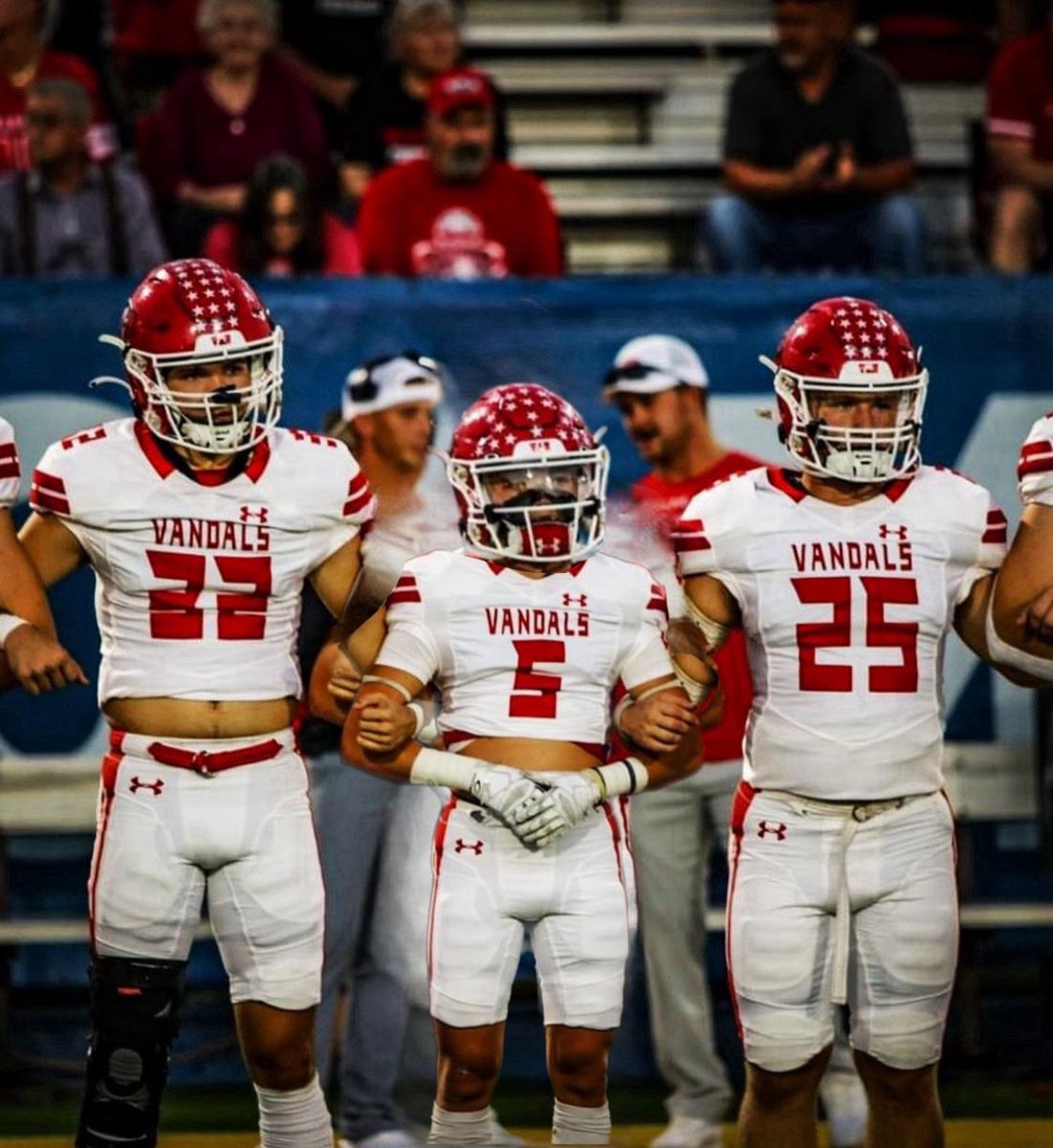 BREAKING: 5 star elf, Cade Christian, Van, committed to north pole university to make toys (per: santa)