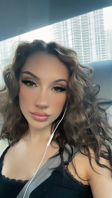 pretty brown eyes https://t.co/3mNU2EBnJH