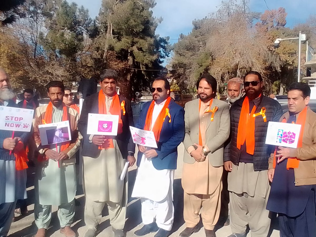 صنفی عدم مساوات کے خلاف 16روزہ عالمی مہم  کے حوالے سے اینڈنگ وائلنس اگینسٹ ویمن اینڈ گرلز ( ایواجی) الائنس بلوچستان  اور ویمن لیڈ الائنس (ڈبلیو لیب) کی جانب سے علامتی واک کا انعقاد کیا گیا۔ 
اس موقع پر لے گیں کچھ  تصویريں
<a href="/alliance_lead/">Women Lead Alliance Balochistan</a> <a href="/BehramLehri/">Mir Behram Lehri</a> 
<a href="/bint_waseem/">𝕾𝖊𝖍𝖗𝖎𝖘𝖍 𝕱𝖆𝖙𝖎𝖒𝖆 𝕶𝖍𝖆𝖓</a> <a href="/mirbehramb/">Mir Behram Baloch</a>