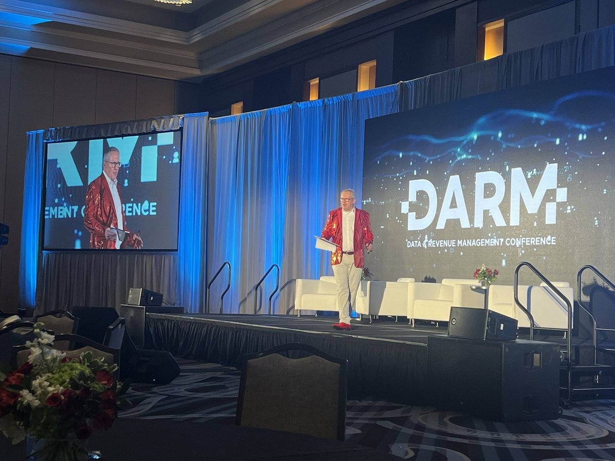 vacasarentals's tweet photo. Let’s go! @slehmann1 getting things started at the 5th annual #VRDARM conference. As Simon said, we’re excited to participate and join in “shining a light” on the data and revenue management rockstars of our industry. https://t.co/CMGskU3Y2o