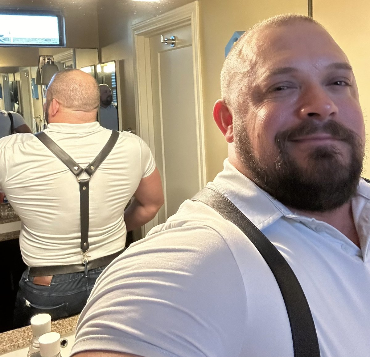 Passed 300lbs and decided to try out the suspender look, what’d ya think? 😏💪🏼. #BeefyDaddy