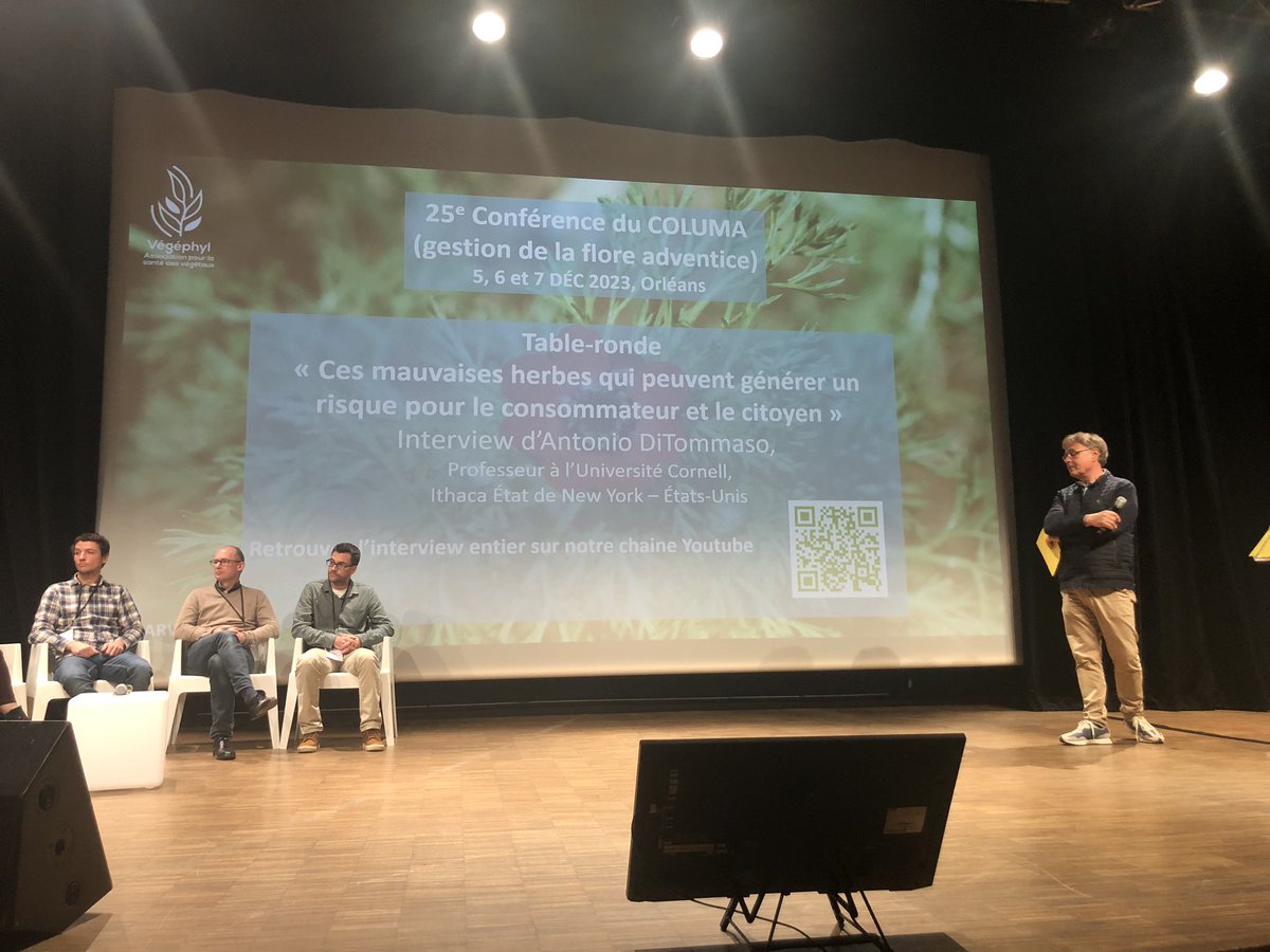 magaliedevavry's tweet photo. #COLUMA, pour clore cette semaine journée, table ronde autour ▶️ Mauvaises herbes 🌱🌿🌱🌿 et risques pour le le consommateur et le citoyen👭👬👭👬 #datura #ambroisie @vegephyl @DesherbageBayer https://t.co/K3GMlsnw52