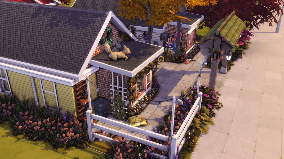 Charee991's tweet image. I finished my latest rental lot just in time for the pack release🤗 I'm so proud of this build! 

Highland Rentals -- 3 homes, each with their own outdoor spaces and a communal space. See thread for floorplan. #Sims4ForRent 
Gallery ID: Charmaniac😜