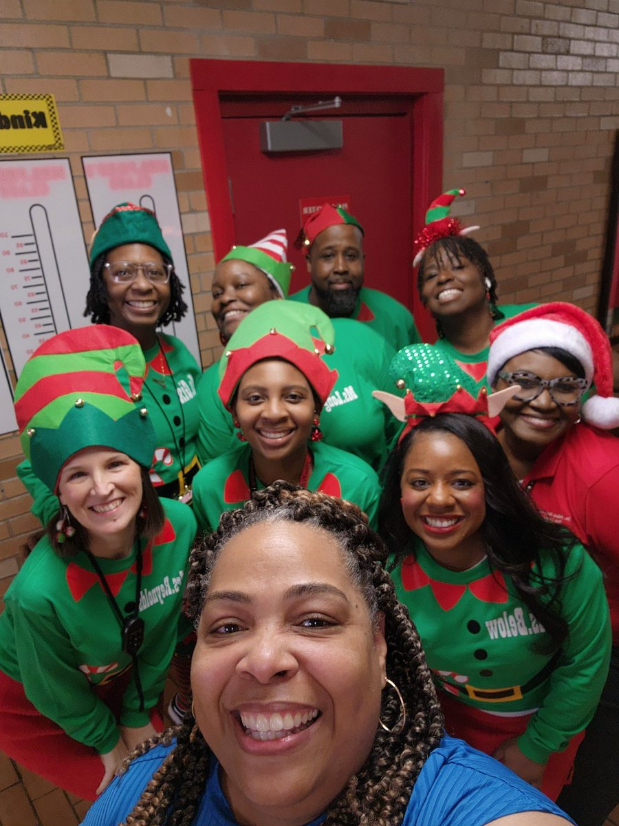 RVariest's tweet image. Who says you can&apos;t learn while having fun? Learning walk through winter wonderland with the elves at Robinson Elementary helped to further define student needs for classroom inquiry @intrepid898 @TheresaHamiton @NIETteach
